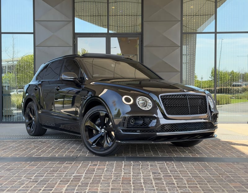 Black Bentley Bentayga V8 SUV hire car in Melbourne