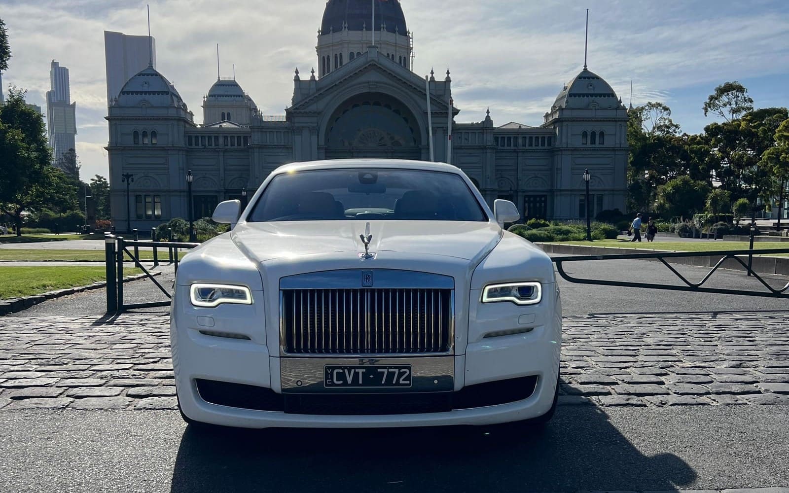 Interstate and international visitors with Ten Stars Cars in Melbourne
